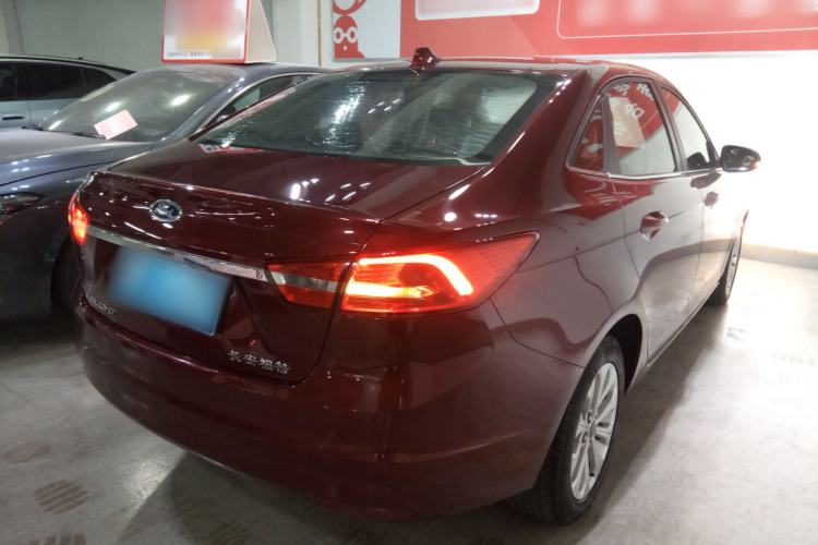 Used Ford Escort 2015 1.5L Automatic Fashion Model
