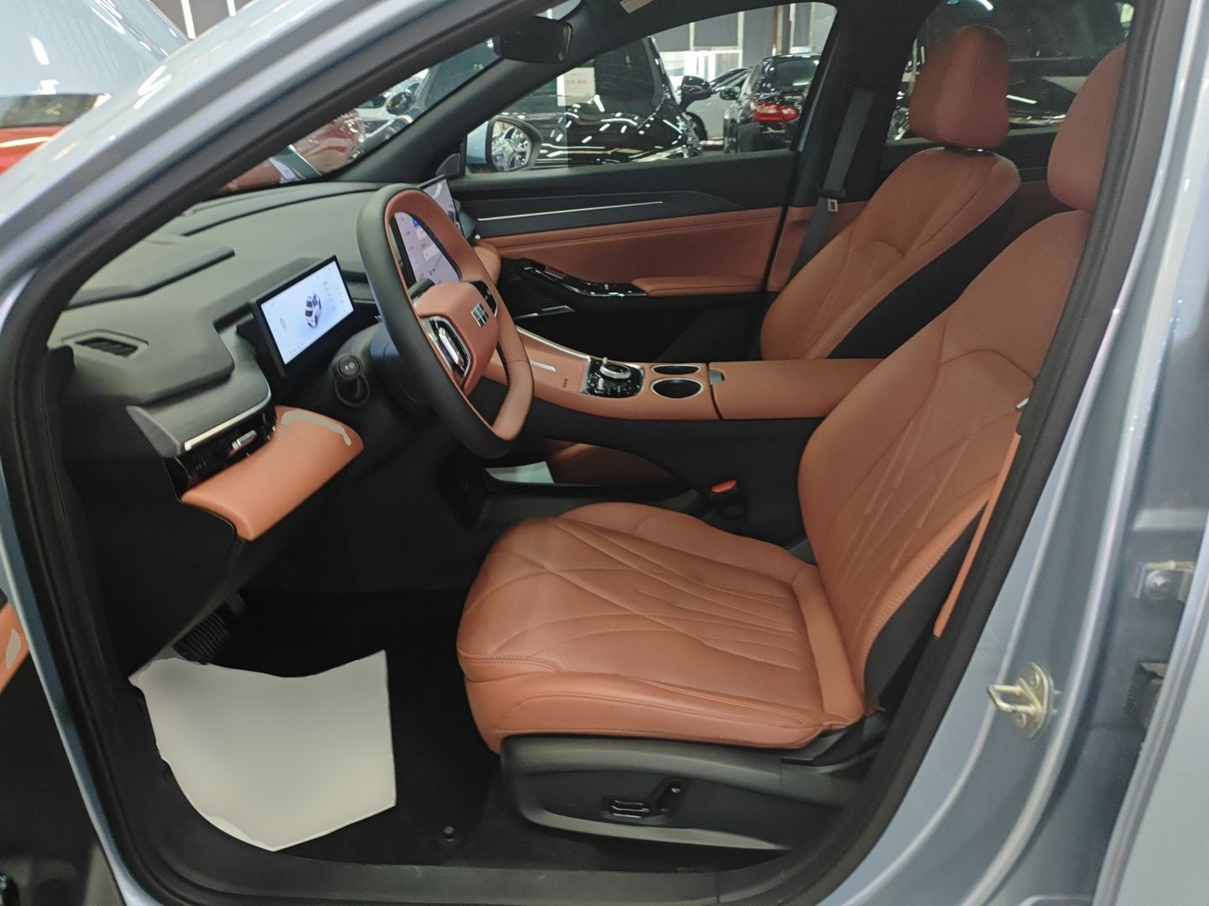 Переднее сиденье в автомобиле