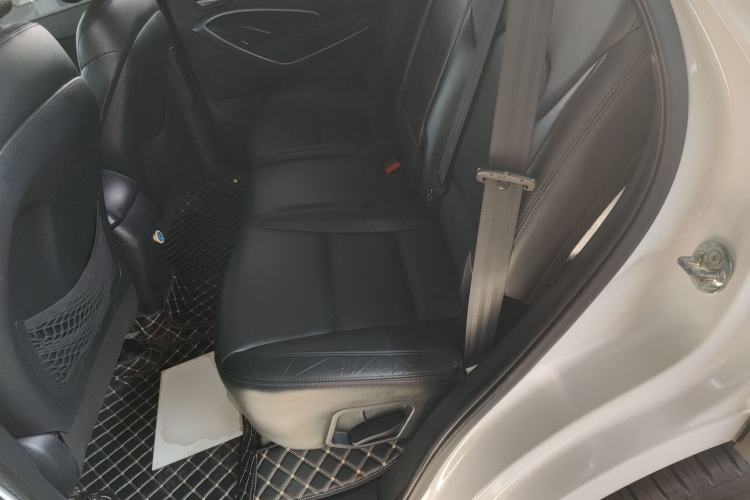 Used Hyundai Santa Fe 2015 2.0T Automatic Two-Wheel Drive Smart Version 5 Seats
