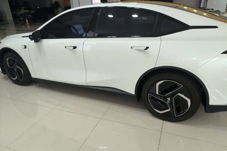 Used  L07 2025 530 Ultra DeepBlue Intelligent Driving AD PRO Pure-Electric Version
