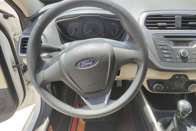 Used Ford Escort 2015 1.5L Manual Comfort Model
