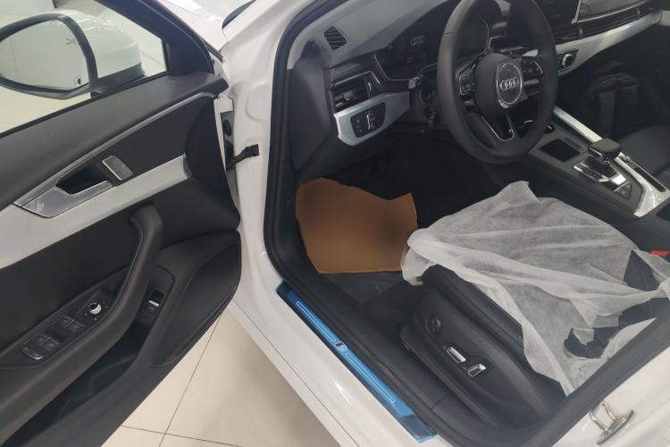 Used Audi A4L 2025 2 Million Units Enjoyment Version 40 TFSI Stylish and Dynamic Type
