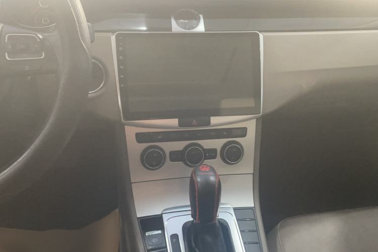 Used Volkswagen Magotan 2016 1.8TSI Luxury Comfort Model
