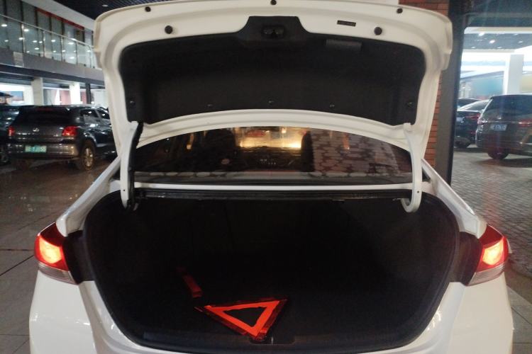 Used Hyundai Elantra 2016 1.6L Automatic ZhiXuan – Elite Version
