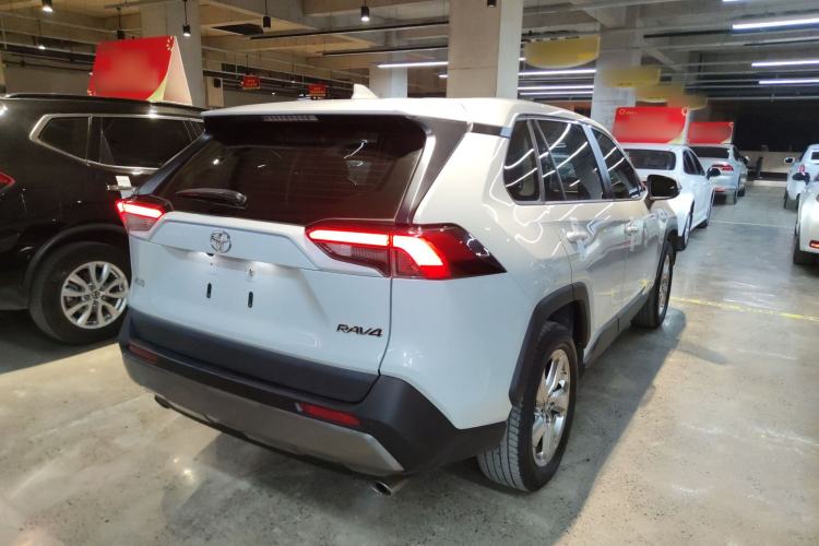 Used Toyota RAV4 2020 2.0L CVT Two-Wheel Drive Fashion PLUS Edition
