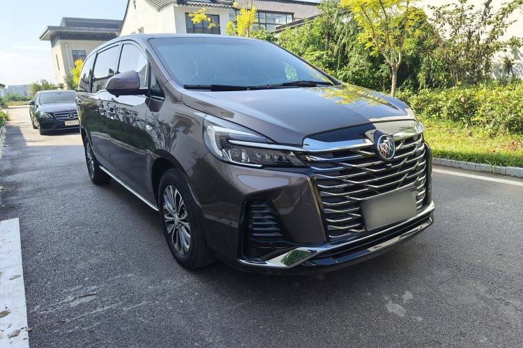 Used Buick GL8 2023 Land Executive Class Comfort Model
