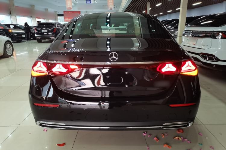 Used Mercedes-Benz E-Class 2025 Facelift E 300 L Luxury Edition
