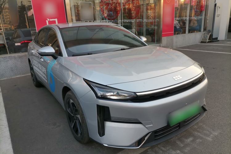 Used  L6 2025 EM-i 140km Starship Edition
