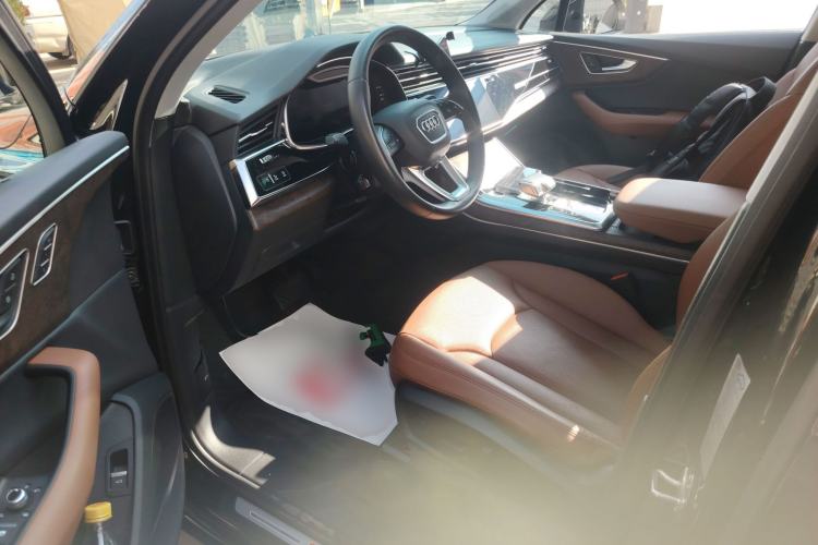 Used Audi Q7 2022 55 TFSI quattro S line Sport model
