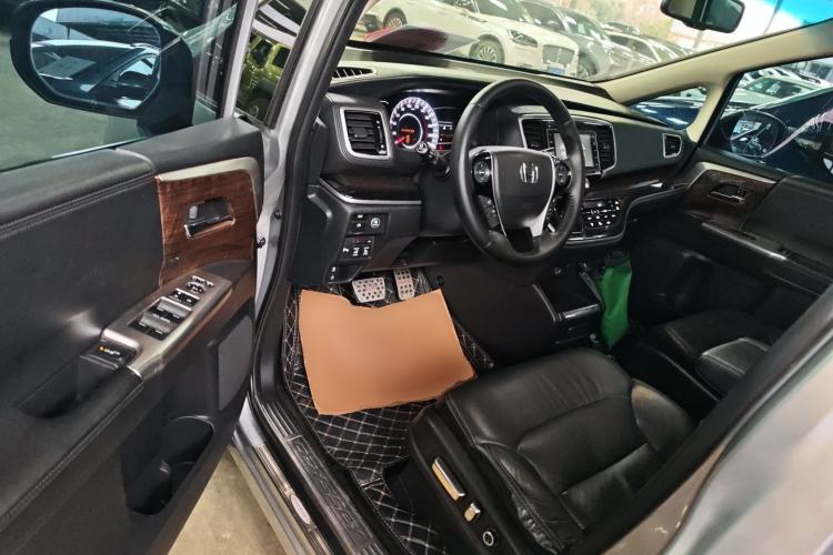 Used Honda Odyssey 2015 2.4L Supreme Edition
