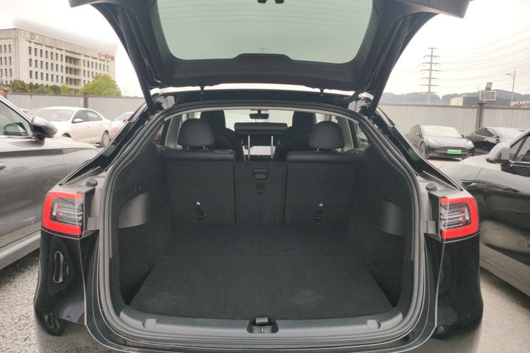 Used Tesla Model Y 2023 Rear-Wheel-Drive Version
