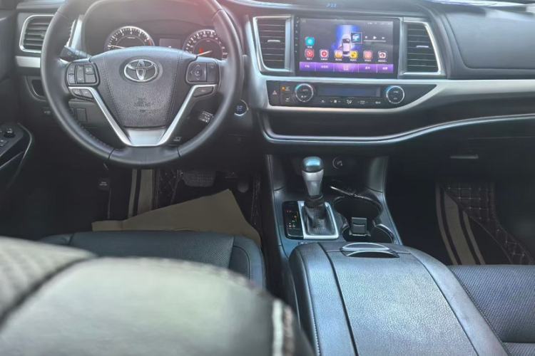 Used Toyota Highlander 2017 2.0T Four-Wheel Drive Luxury Edition 7 Seats