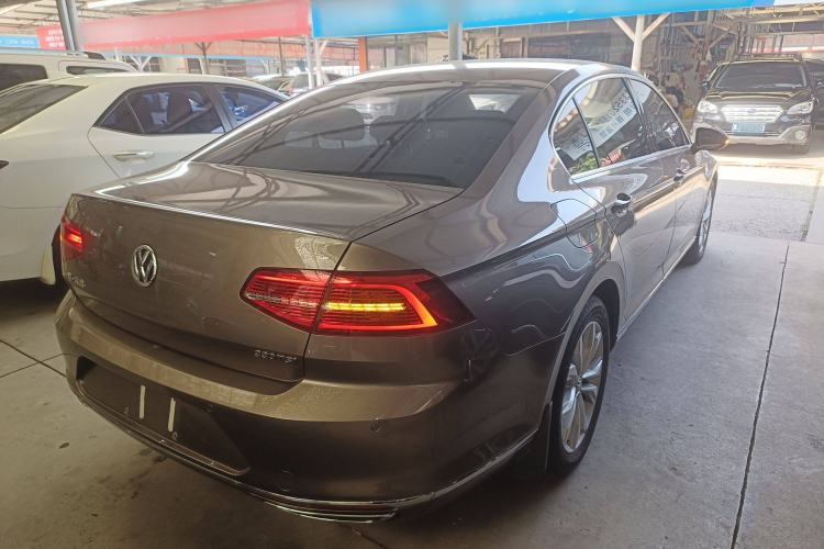 Used Volkswagen Magotan 2018 330TSI DSG Luxury Model
