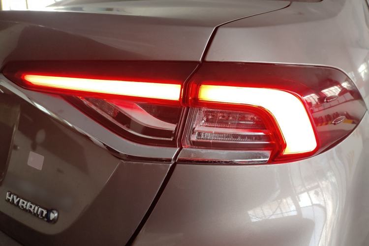 Used Toyota Corolla 2021 Dual-Motor 1.8L E-CVT Flagship Edition
