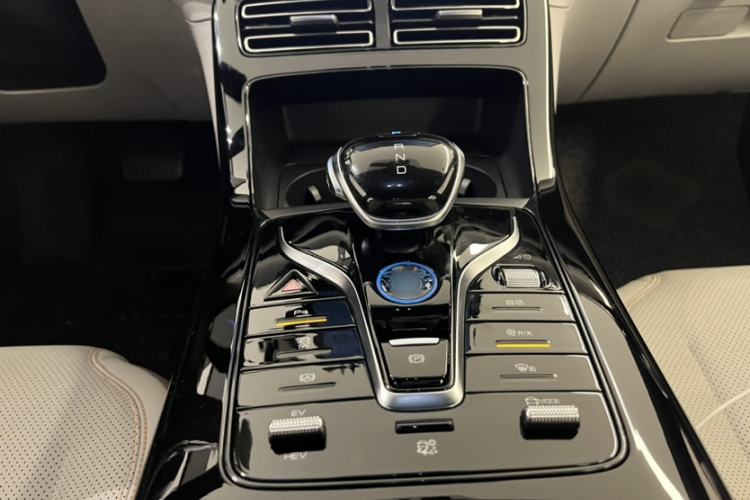 Used BYD Qin PLUS 2024 HONOR Edition DM-i 55KM Leading Model
