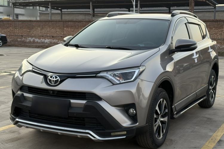 Used Toyota RAV4 2016 2.0L CVT Two-Wheel Drive Fashion Edition China V Standard
