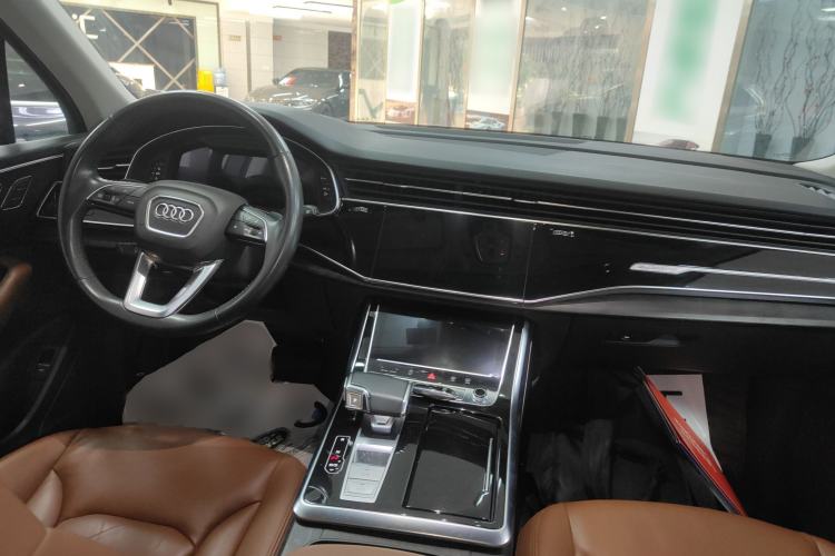 Used Audi Q7 2020 55 TFSI quattro S line sports model
