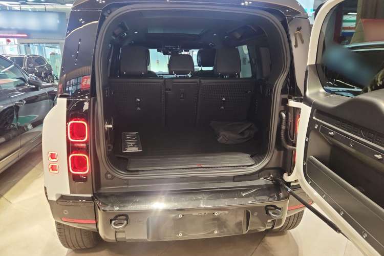 Used Land Rover Defender 2024 110 3.0T P400 X-DYNAMIC HSE
