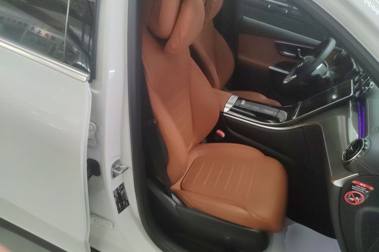 Used Mercedes-Benz GLC 2023 Facelift GLC 260 L 4MATIC Dynamic Version 5 Seats
