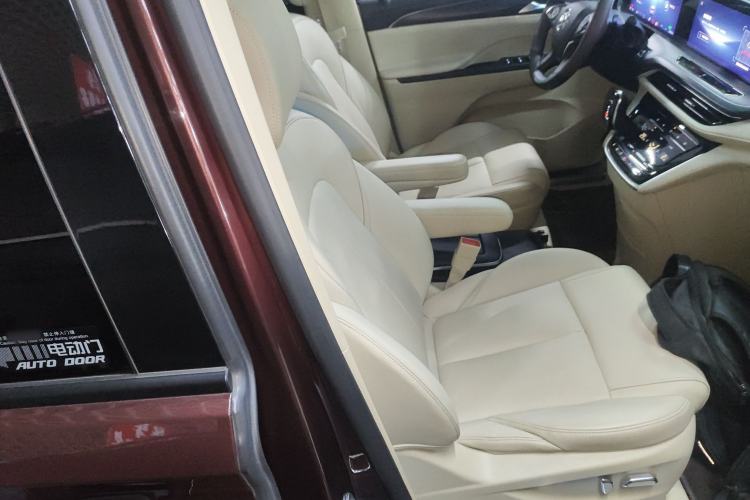 Used Buick GL8 2023 ES Lu Zun Deluxe Model
