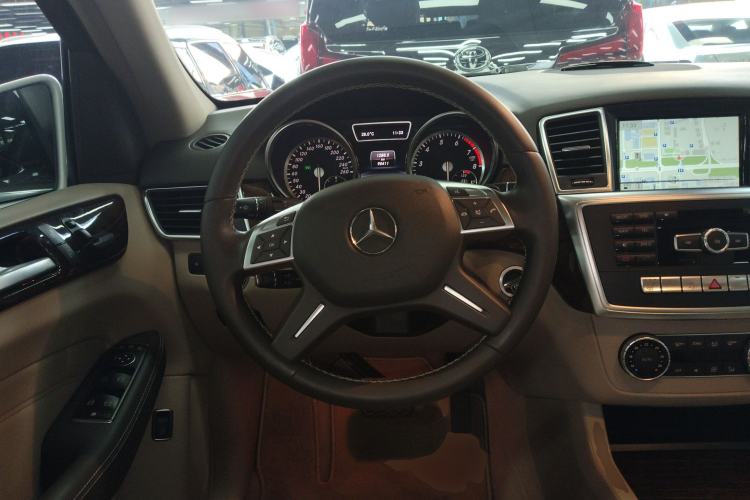 Used Mercedes-Benz M-Class 2014 ML 400 4MATIC Dynamic Model