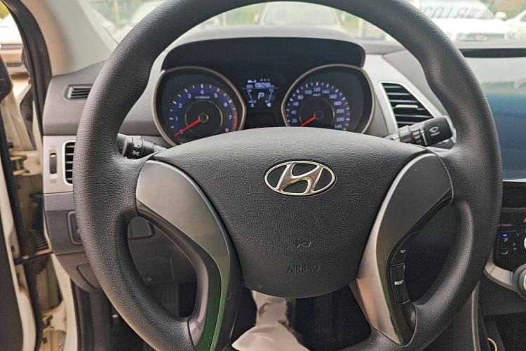 Used Hyundai Elantra 2016 1.6L Automatic Smart Version
