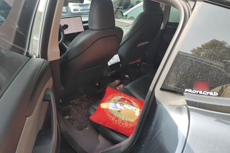 Used Tesla Model Y 2025 Rear-Wheel-Drive Version