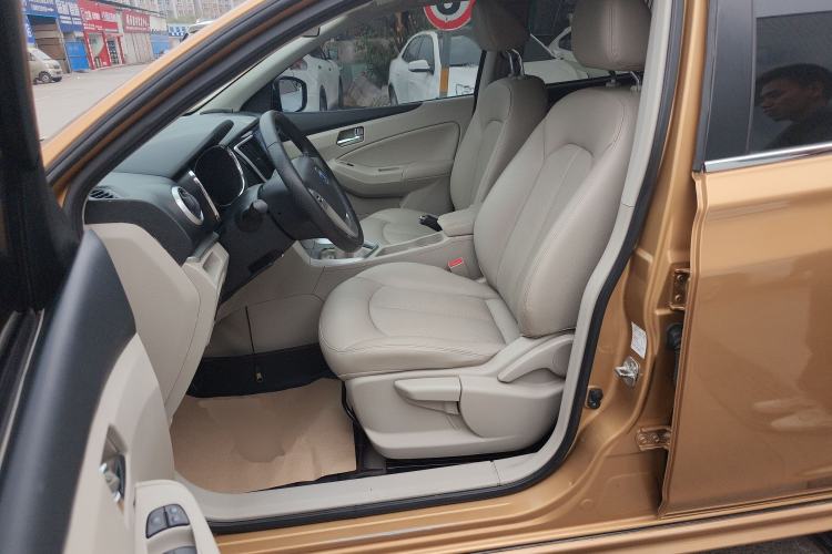 Used Venucia T70 2015 2.0L Manual RuiXiang Edition
