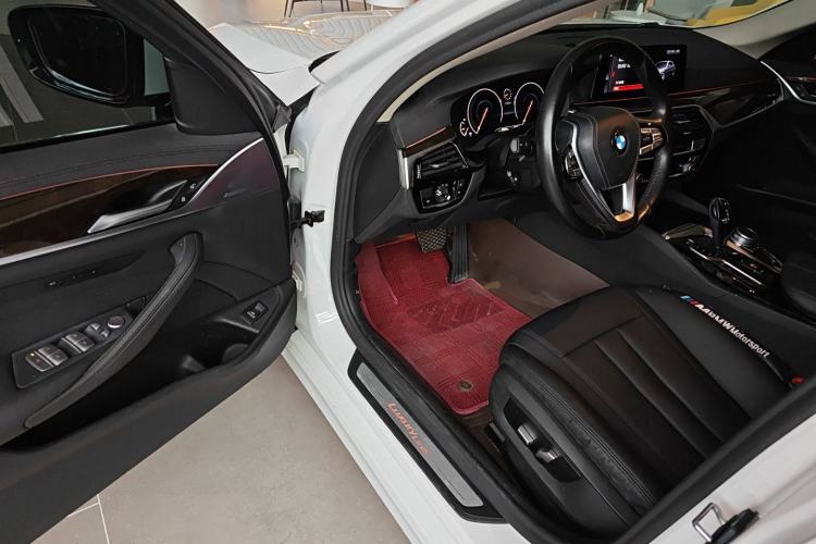 Used BMW 5 Series 2019 Facelifted 525Li Luxury Package
