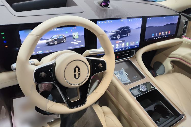 Used Hima AITO M9 2025 Extended-Range Max Version 52 kWh 6-Seater Edition
