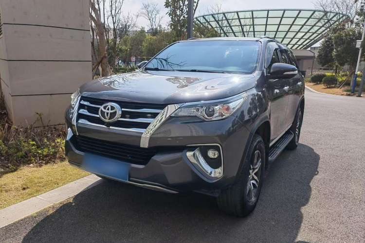 Used Toyota Fortuner 2016 2.7L Middle East Version
