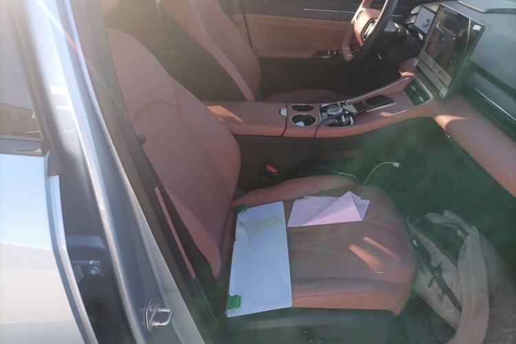 Used  L6 2025 EM-i 140km Starship Edition
