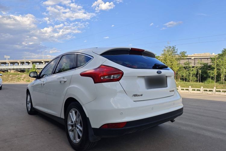 Used Ford Focus 2015 Hatchback 1.6L Automatic Fashion Edition
