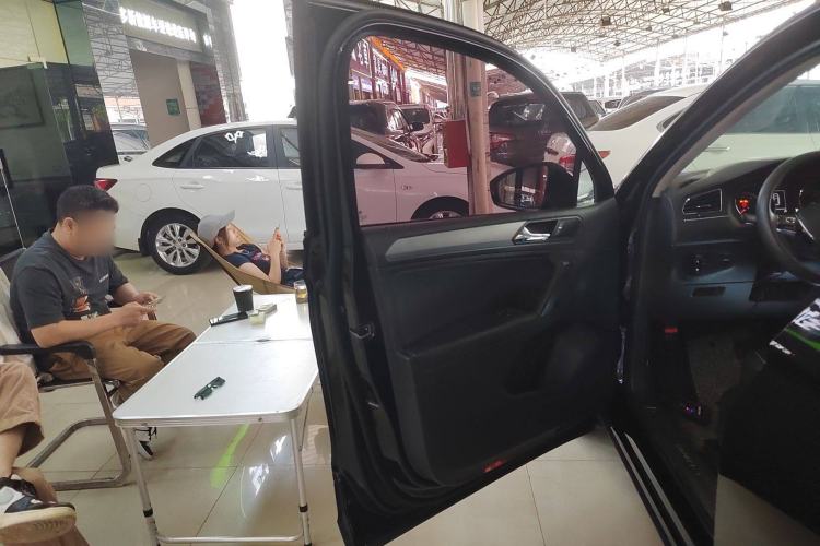 Used Volkswagen Tiguan L 2017 330TSI Automatic Two-Wheel Drive Luxury Edition