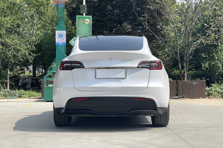 Used Tesla Model Y 2021 Long-Range All-Wheel-Drive Version 3D7
