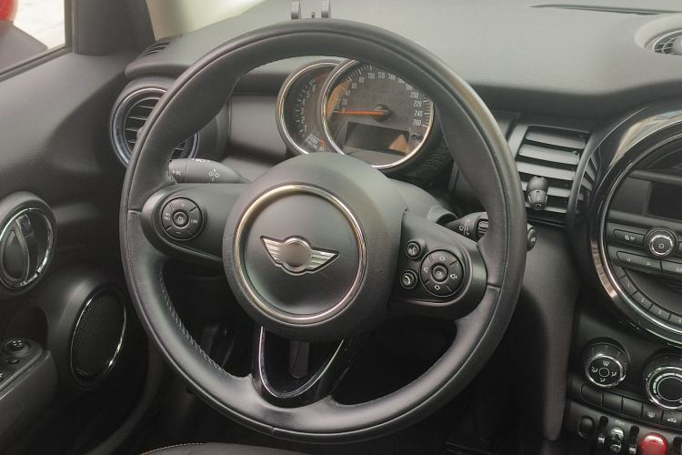 Used  MINI 2016 1.2T ONE Pioneer Edition Five-Door Version
