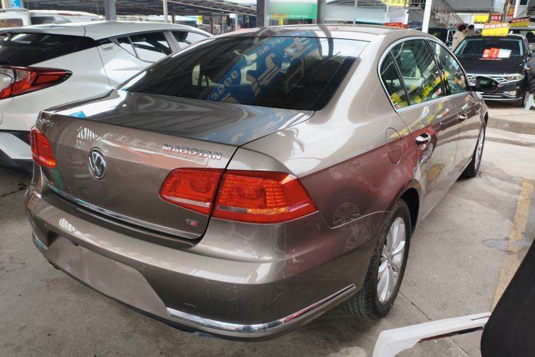 Used Volkswagen Magotan 2015 Facelift 1.8TSI Luxury Model
