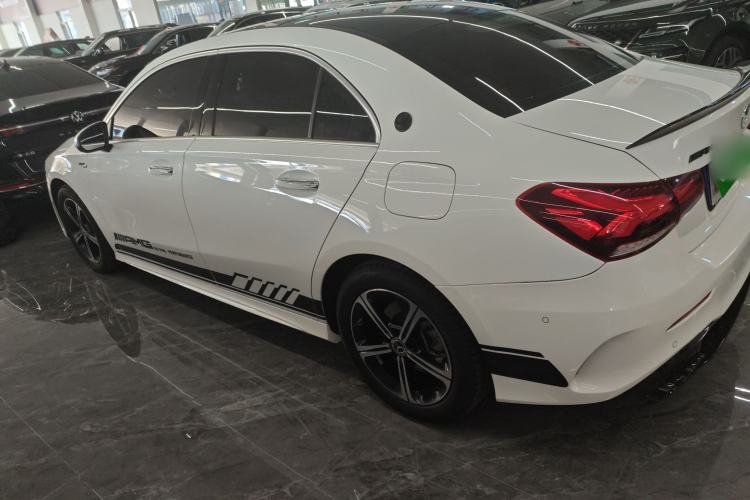 Used Mercedes-Benz A-Class 2022 Revised Version A 200 L Sport Sedan Fashionable Style
