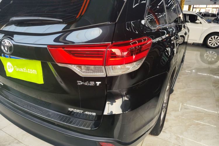 Used Toyota Highlander 2018 2.0T Four-Wheel Drive Luxury Version 7 Seats China VI Standard
