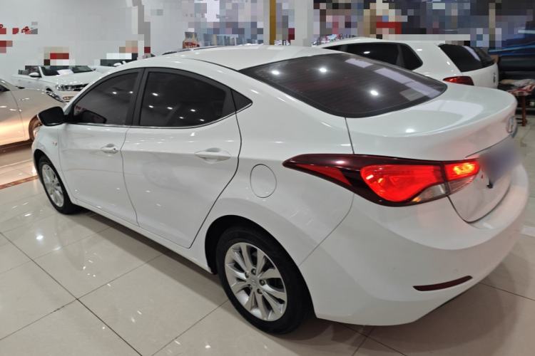 Used Hyundai Elantra 2016 1.6L Automatic Smart Version
