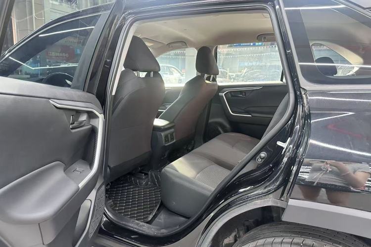 Used Toyota Wildlander 2023 2.0L CVT Two-Wheel Drive Leading Edition
