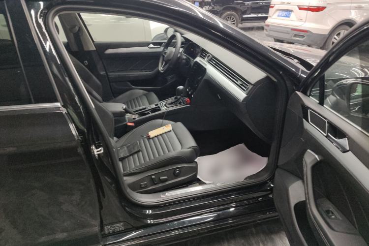 Used Volkswagen Magotan 2025 Zhongxiang Version 280TSI DSG Comfort Edition
