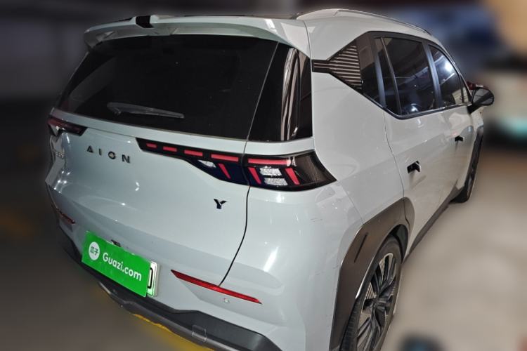 Used AION Y 2022 70 Tech Edition Lithium Iron Phosphate
