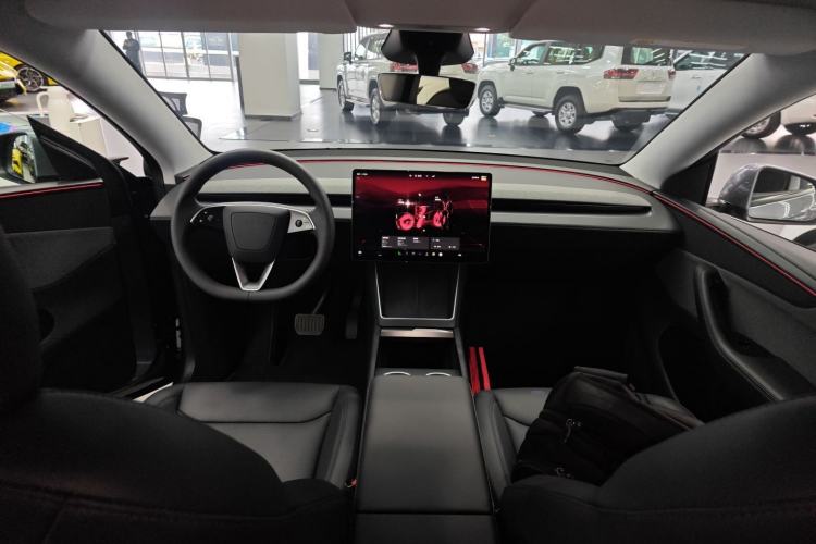 Used Tesla Model Y 2025 Rear-Wheel-Drive Version
