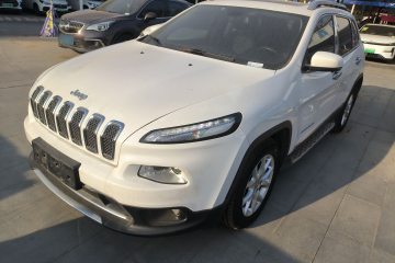 Used Jeep Cherokee 2017 2.0L Superior Edition
