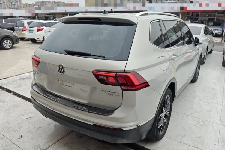 Used Volkswagen Tiguan L 2019 Revised 330TSI Automatic Two-Wheel Drive Smart & Luxury Edition China VI Standard
