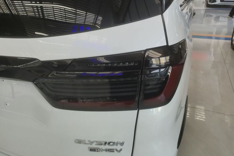 Used Honda Elysion 2022 2.0L eHEV Luxury Edition