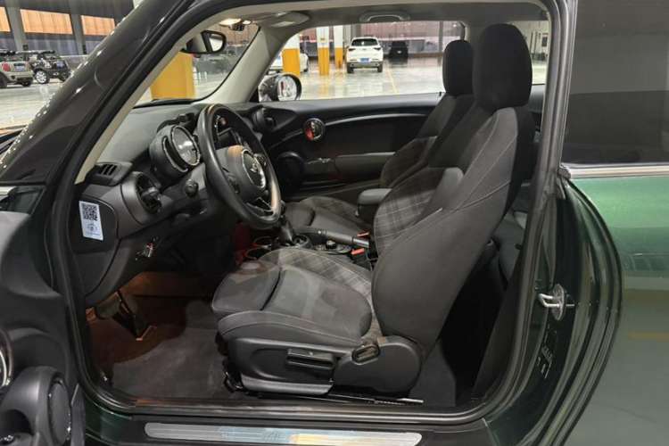 Used  MINI 2016 1.5T COOPER
