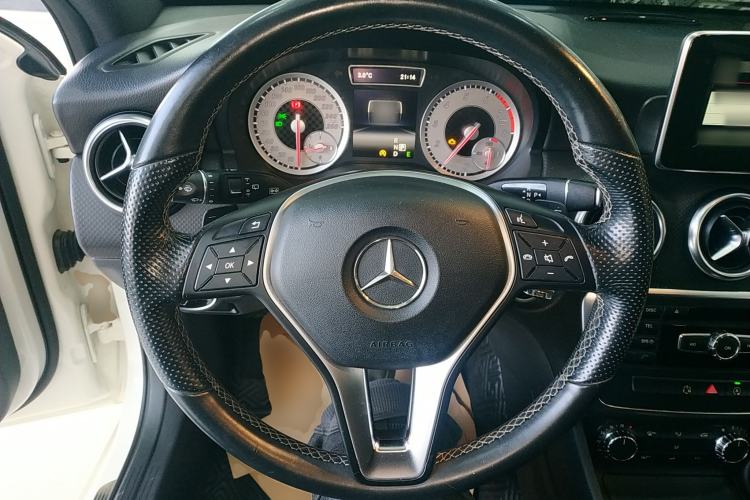 Used Mercedes-Benz A-Class 2015 A 200 Fashion Model