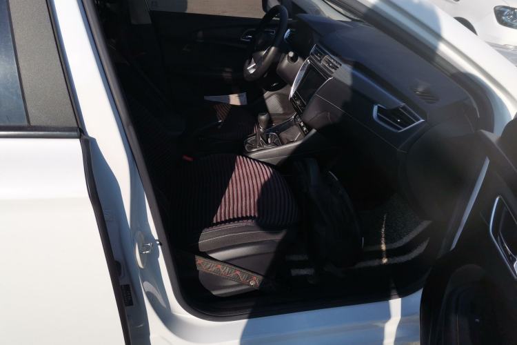 Used Roewe i5 2020 1.5L Manual 4G Connect Luxury Edition
